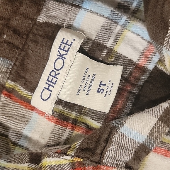 (J13) Cherokee long sleeve button up shirt, size 5T, boys - Picture 2 of 4